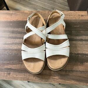 Naturalizer Cream Strappy Sandals